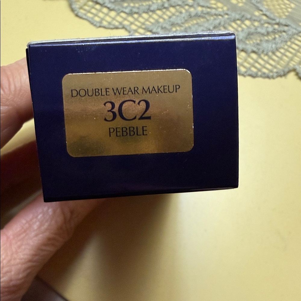 Estee Lauder Double Wear Stay-in-Place Makeup - Blue and Gold Box Brand New - Picture 2 of 4
